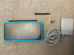 “New” Nintendo 2DS XL – Blue Turquois – W/Charger, Stylus, and MicroSD – US