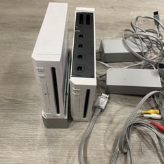 Nintendo Lot 3 Consoles. 2 Wii- 1 GameCube-3 Remotes- UNTESTED