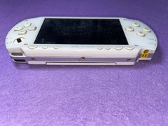 Sony PSP 1003 Handheld Console White Powers On FOR Parts Only (Read Description)