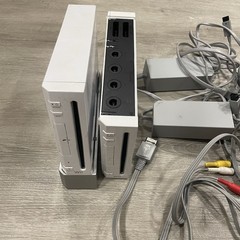 Nintendo Lot 3 Consoles. 2 Wii- 1 GameCube-3 Remotes- UNTESTED