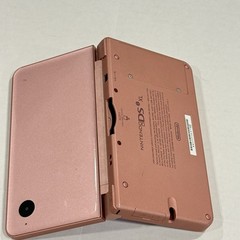 NINTENDO DSI XL PINK UTL-001: FOR PARTS / NOT WORKING