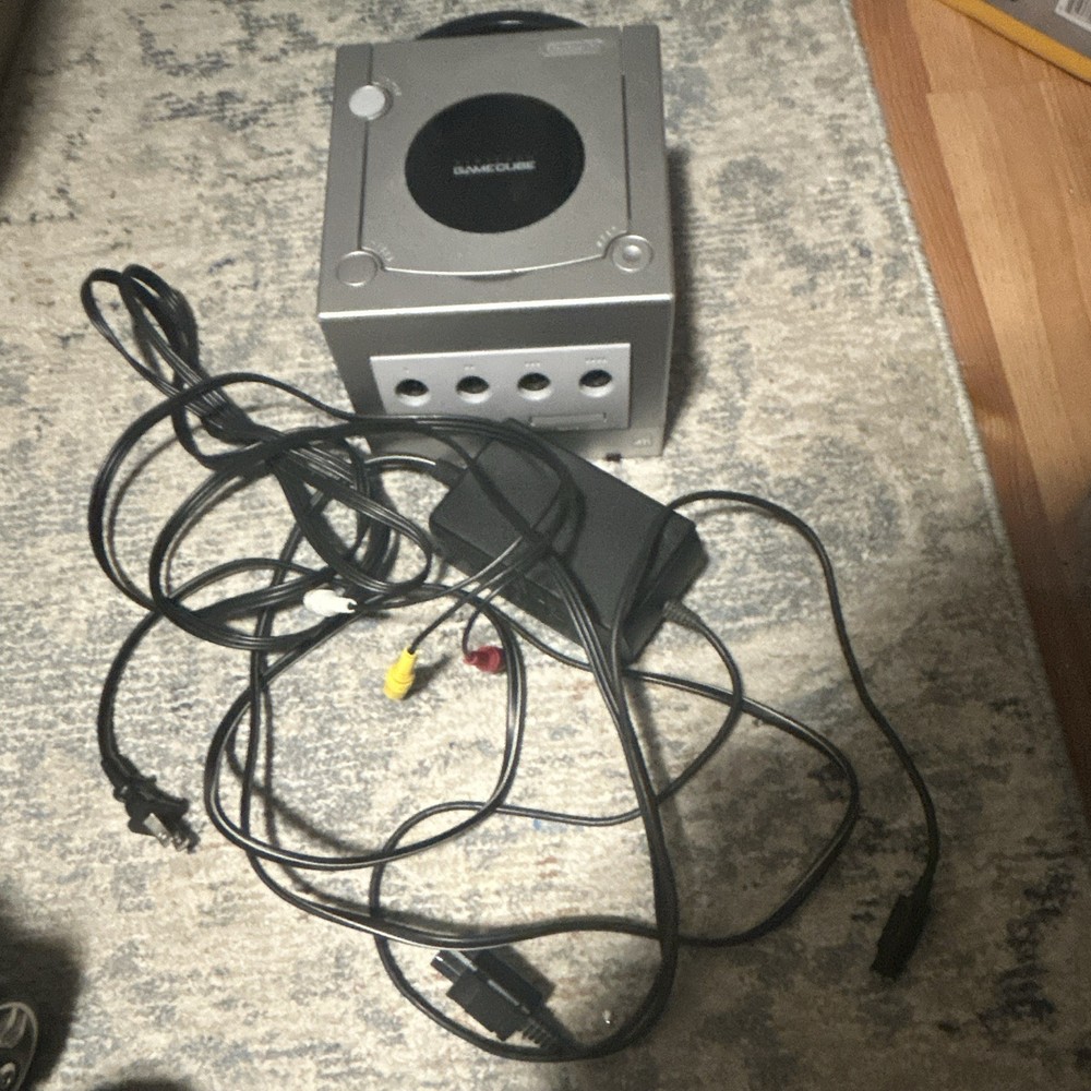 Nintendo GameCube Silver Home Console w/ Power Adapter, AV Cable working!
