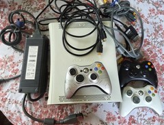 Microsoft Xbox 360 Wires 3 Wireless Controllers 1 Battery Pack. Good Condition