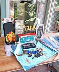 🔥🆕🔰 LEGEND OF ZELDA: Tears Of The Kingdom Nintendo Switch Lite Console Bundle